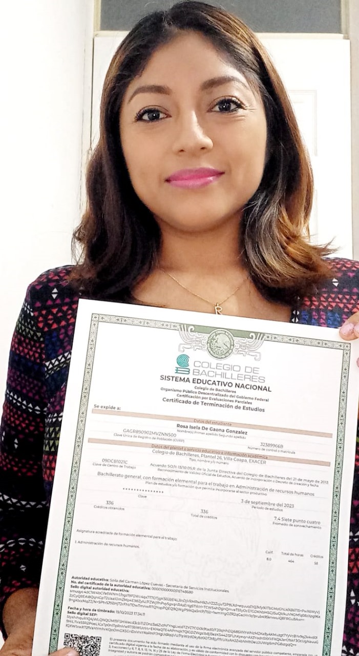 Alumna Bachillerato Certificado 3