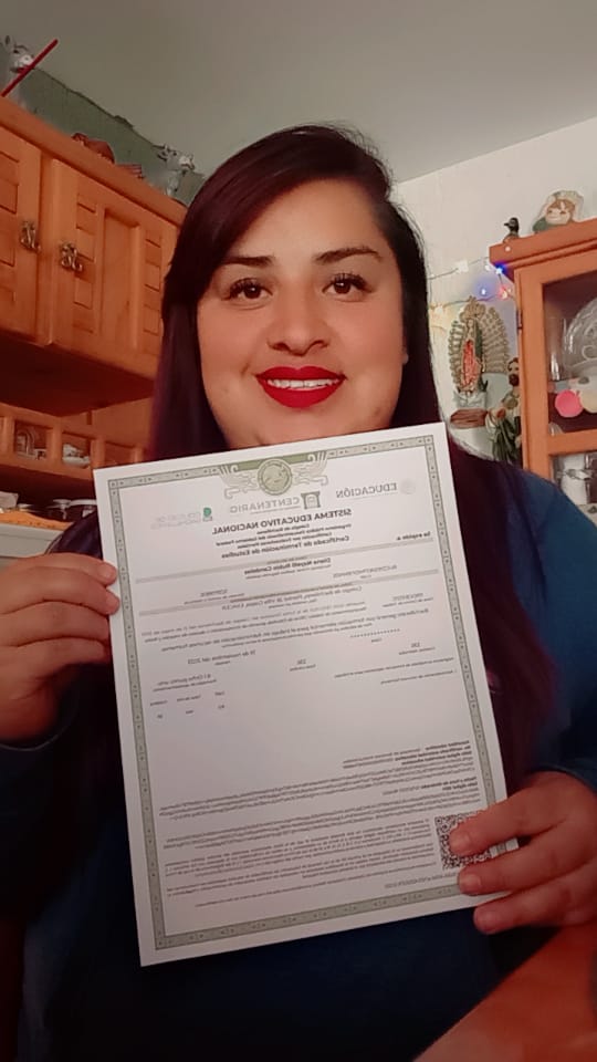 Alumna Bachillerato Certificado 6